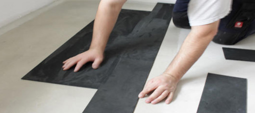 Suède lederen vloer leggen